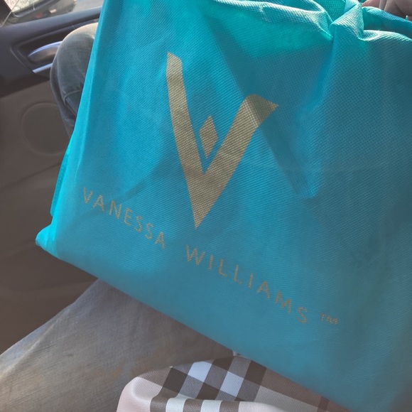 I have two same style an color - Picture 1 of 4